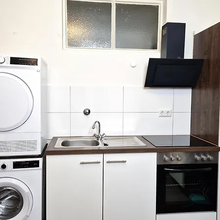 Meribu L92 Fuer Monteure Und Arbeiter Apartmán *