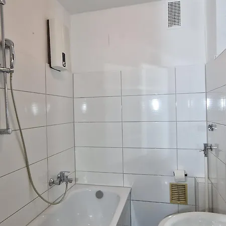 شقة Meribu L92 Fuer Monteure Und Arbeiter *